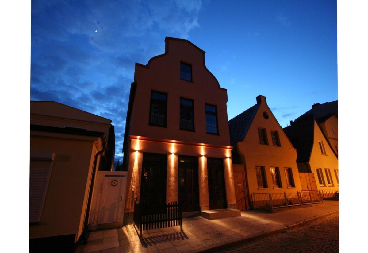 Apartment Captain Hook/kogge *
